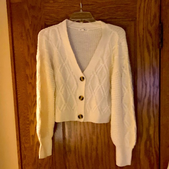 Derek Heart, Size L, Junior, size 14, cable knit sweater with Wood buttons. NWT - Picture 1 of 10